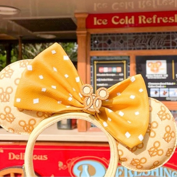 Disney Parks Loungefly Minnie Mouse Pretzel Ears For Adults - Picture 5 of 10